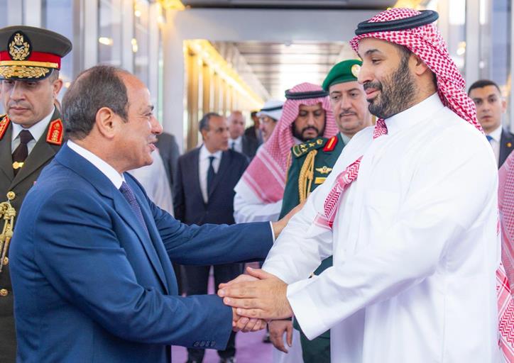 رئيس جمهورية مصر العربية يغادر جدة وسمو ولي العهد في مقدمة مودعيه