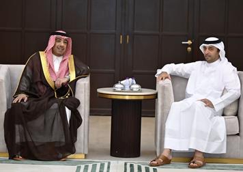نيابةً عن سمو وزير الخارجية.. وكيل الوزارة لشؤون المراسم يقدم واجب العزاء لسعادة سفير دولة قطر لدى المملكة في وفاة الشيخ حمد بن خليفة آل ثاني