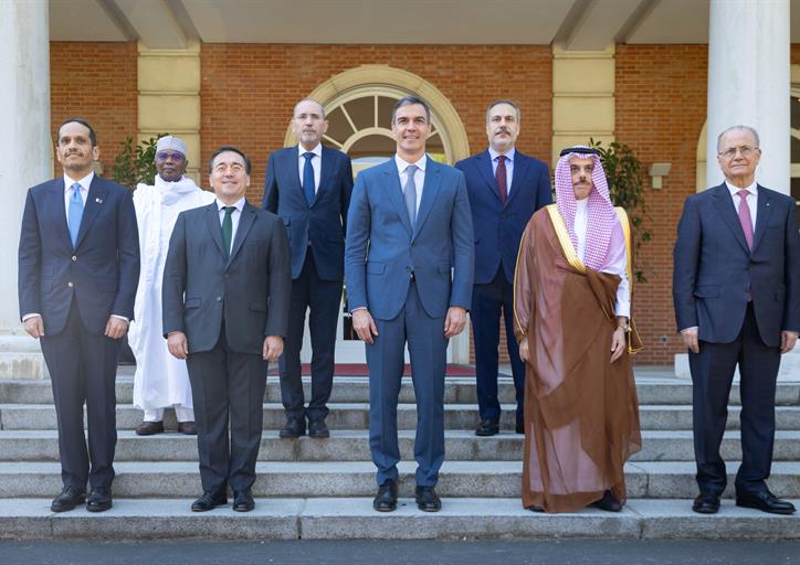 Prime Minister of Spain receives the Ministerial Committee assigned by the Joint Arab Islamic Extraordinary Summit on Gaza 