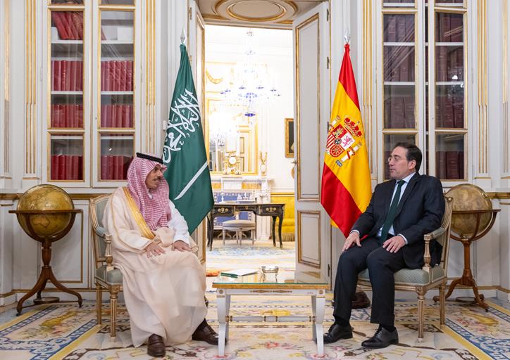 سمو وزير الخارجية يلتقي وزير خارجية إسبانيا